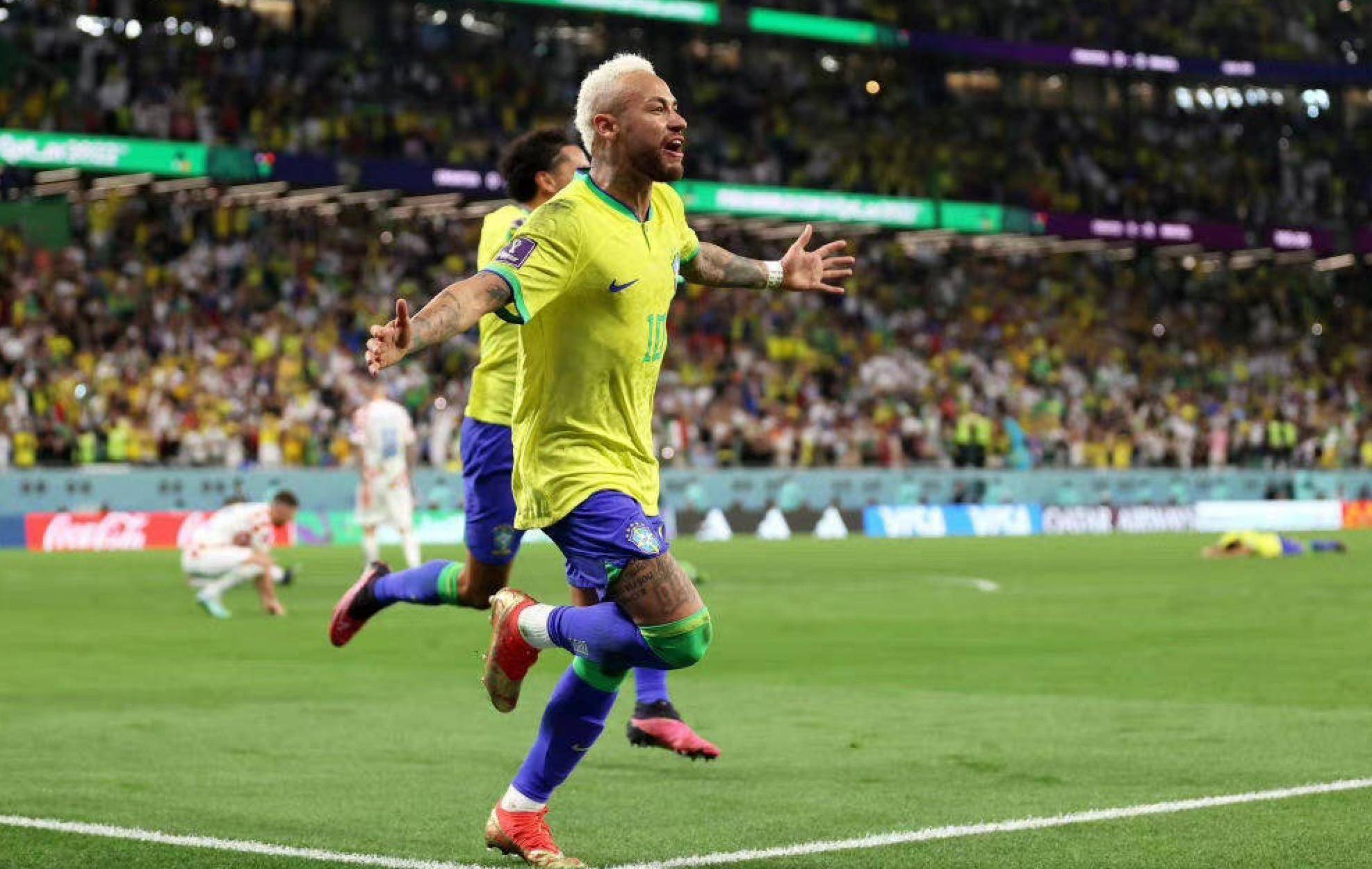 外围有一个 外围有一个