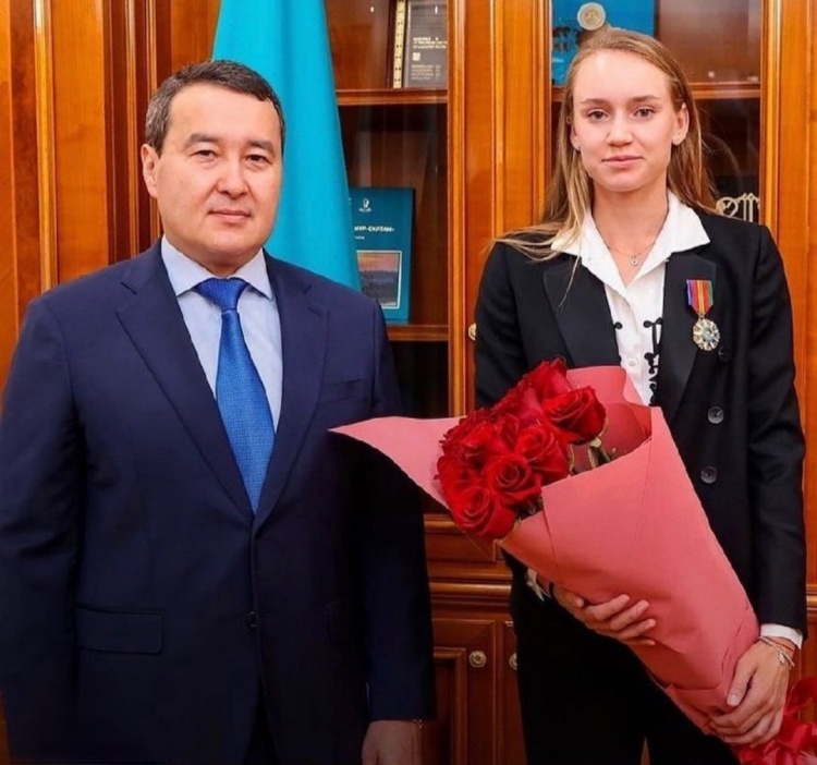 本次1亿欧 本次1亿欧