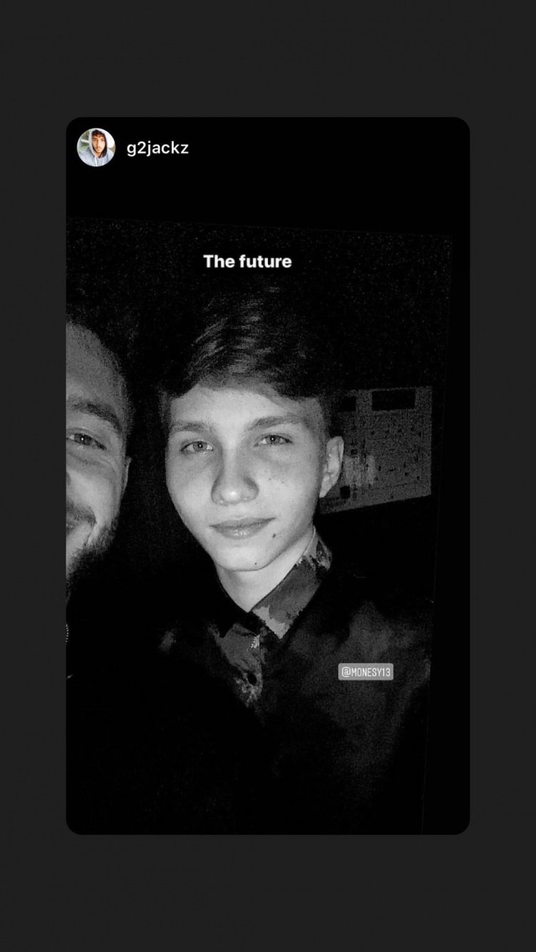 通过与多位 通过与多位