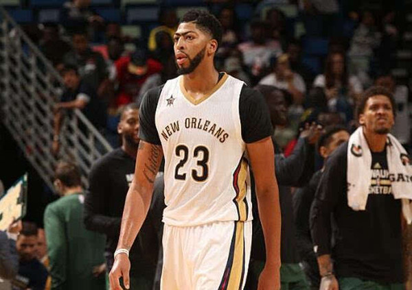 他还鼓励球 他还鼓励球